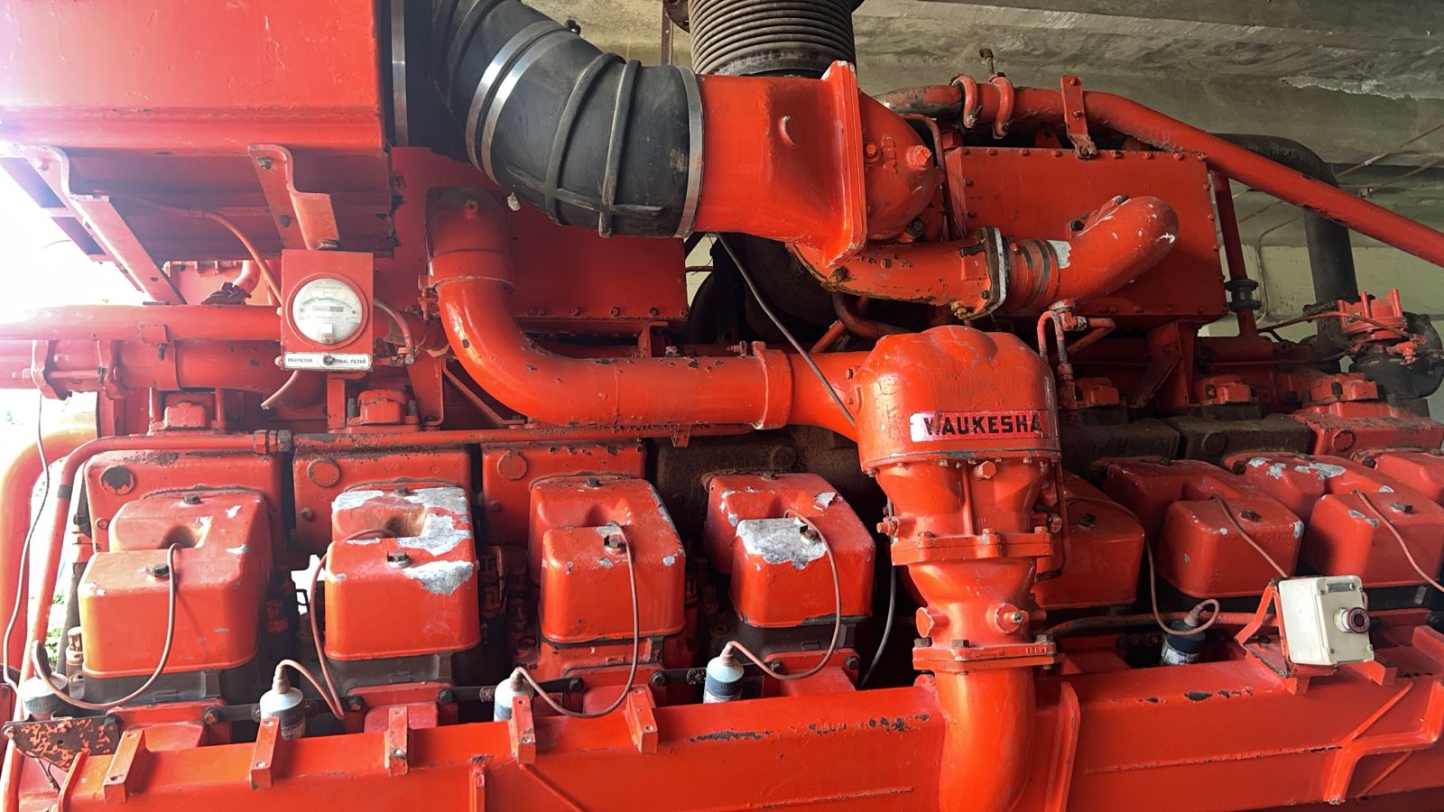 1400 KW - Waukesha Natural Gas Generator