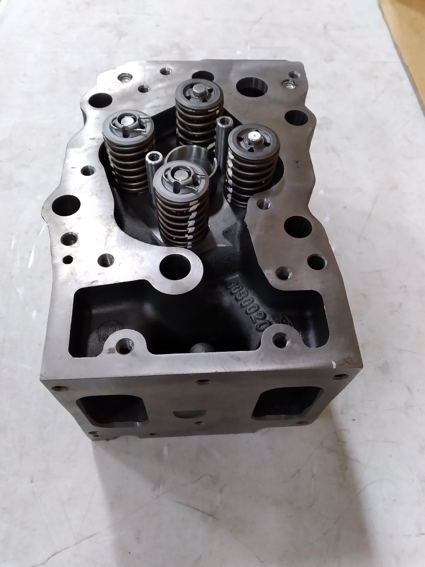 NEW WAUKESHA AA308002C APG 1000 CYLINDER HEAD