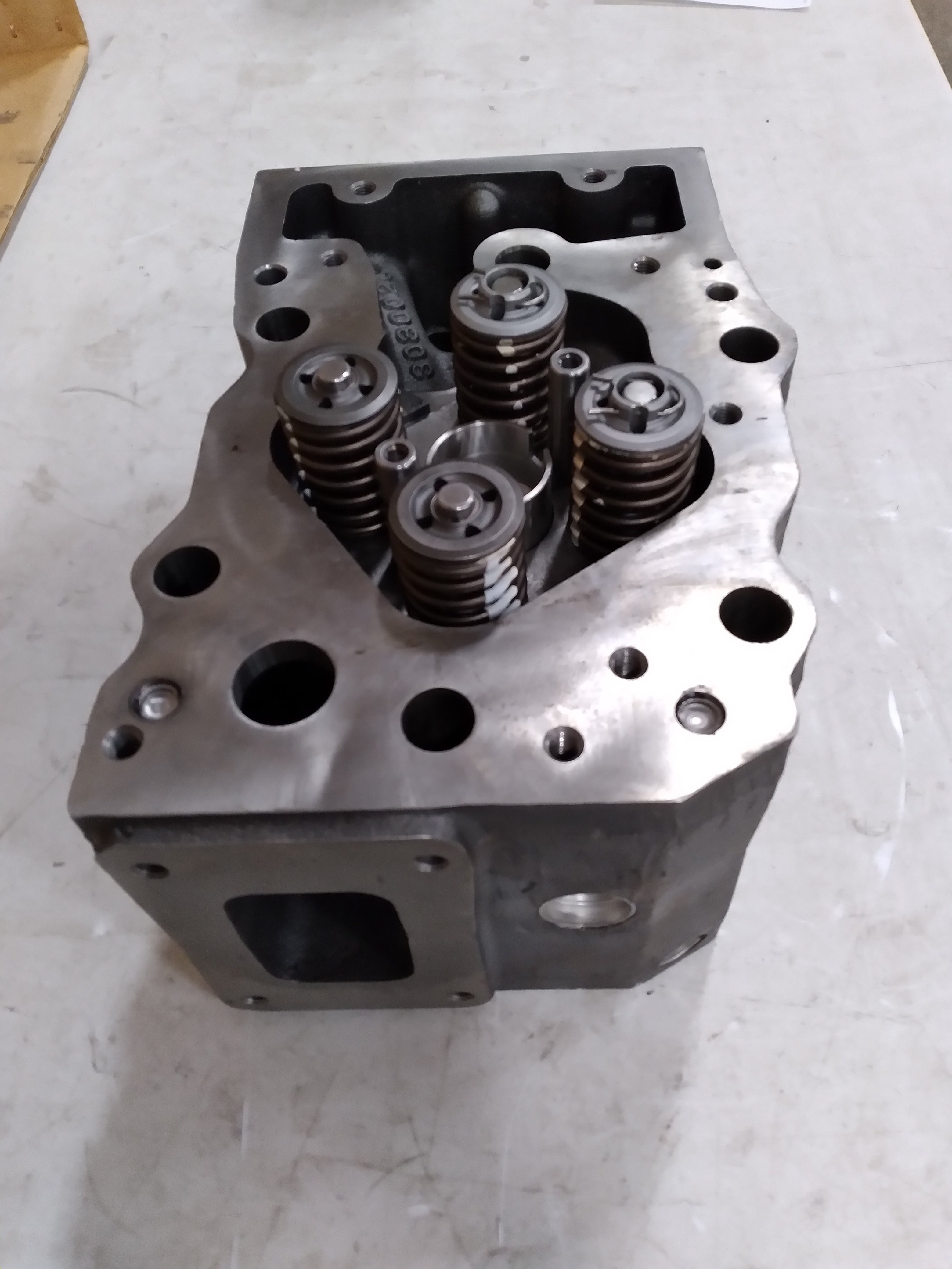 NEW WAUKESHA AA308002C APG 1000 CYLINDER HEAD